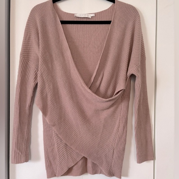 ASTR The Label Wrap Front Surplice Sweater Pink Adobe Women’s M - Picture 2 of 7